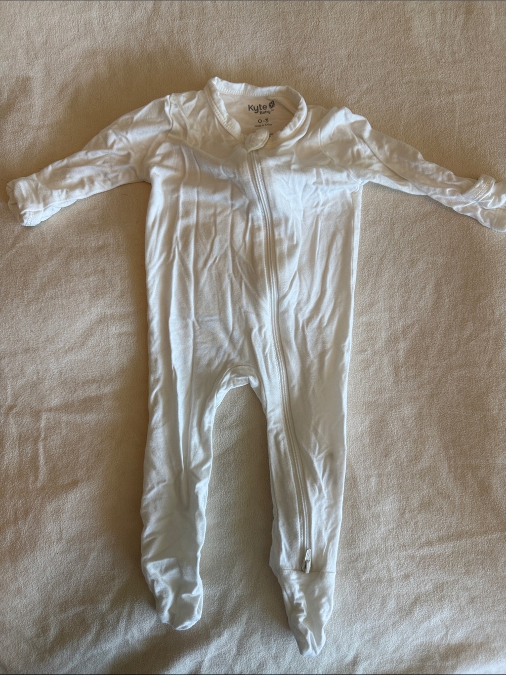 Kyte BABY White Zip Footed One-Piece Sleeper